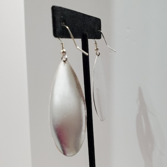 Silvertone drop dangle teardrop earrings - Picture 6 of 8